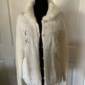 NWOT Beautiful White Sweater